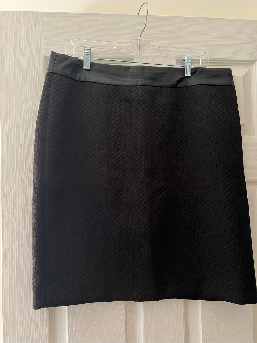 Banana Republic Black Textured Pencil Skirt